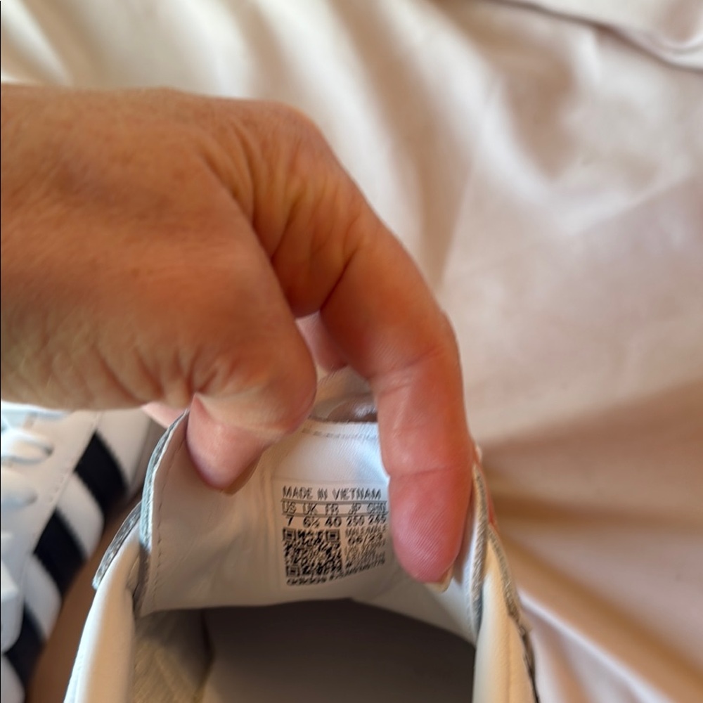 NIB Adidas Samba OG Men's Sneakers - Picture 6 of 7